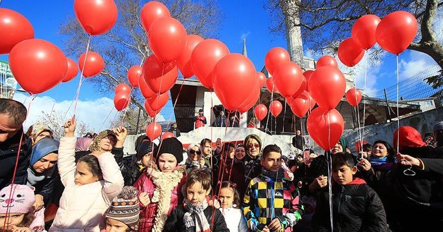 Halep&#039;teki çocuklar için balon uçurdular