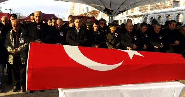 Havalandırma boşluğuna düşerek şehit olan polise veda