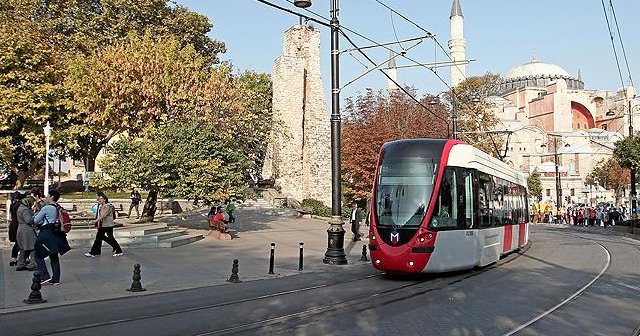 İstanbul&#039;da raylı sistem hatları gece 02:00&#039;a kadar çalışacak