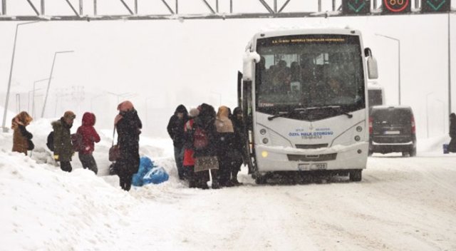 Kar yağışı Türkiye&#039;de hayatı olumsuz etkiliyor