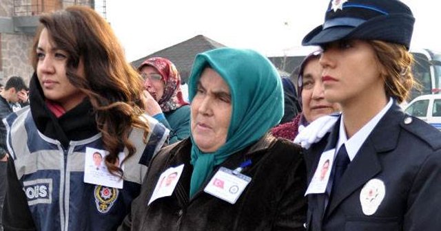 Oğlunun acısına dayanamayan şehit annesi kalp krizi geçirdi