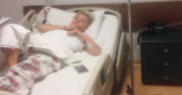 Onur Akay paylaştı! Ünlü şarkıcı Sevim Egesoy hastaneye kaldırıldı