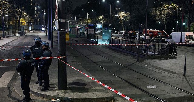 Paris&#039;te silahlı soygun girişimi