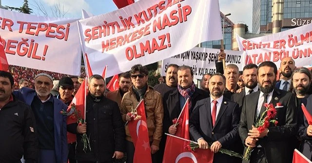 Roman vatandaşlar Şehitler Tepesi'ni ziyaret etti
