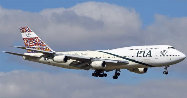 Pakistan&#039;da yolcu uçağı düştü