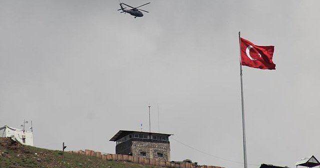 Teröristler Hakkari&#039;de büyük kayıp verdi, operasyon sürüyor