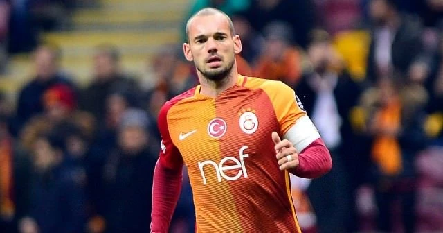 Wesley Sneijder bir ilki başardı