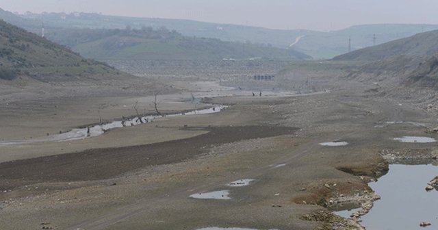 &#039;Yağmur yağıyor diye sevinmeyin, Mart-Nisan’ı bekleyin&#039;