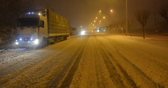 Balıkesir-Bursa yolu ulaşıma kapandı