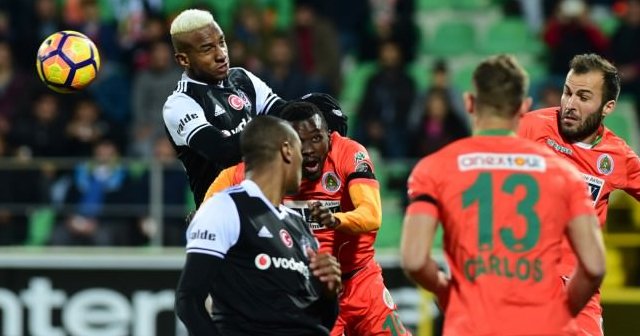 Beşiktaş farka koştu, liderlik koltuğuna oturdu