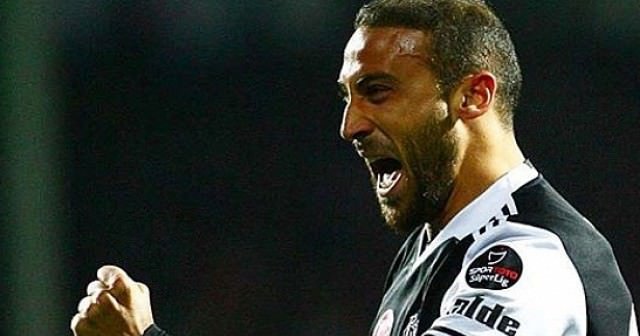 Cenk Tosun maça devam edemedi