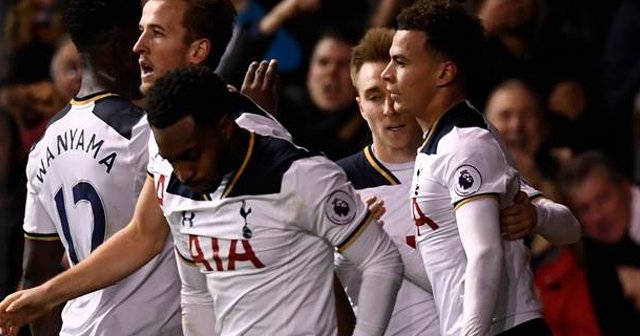 Chelsea&#039;nin serisine Tottenham darbesi