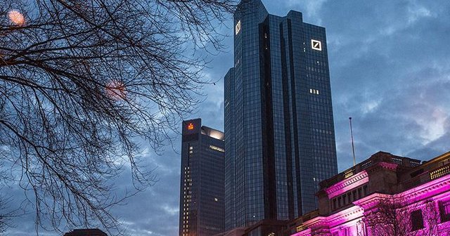 Deutsche Bank, 2016 primlerinde kesintiye gitti