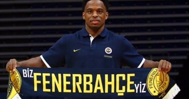 Fenerbahçe&#039;den dev bir imza daha