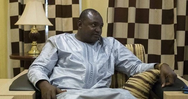 Gambiya'da siyasi kriz! Devlet Başkanı Senegal'e sığındı