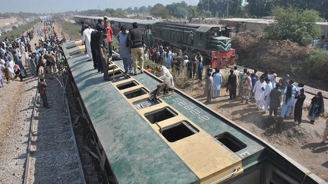 Hindistan&#039;da tren kazası: 36 ölü