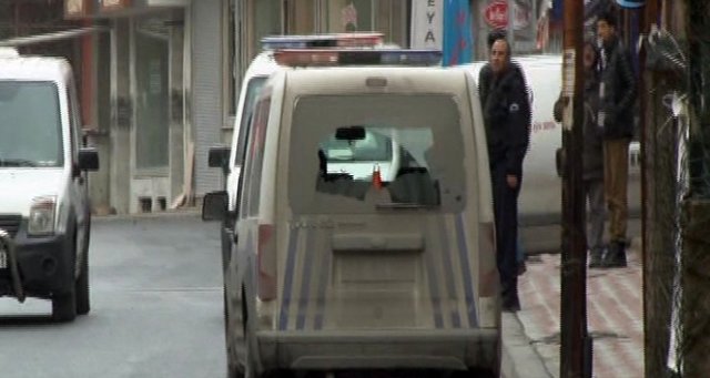 İstanbul Esenyurt'ta polise silahlı saldırı