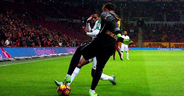 Muslera çalımıyla Arena&#039;yı ayağa kaldırdı