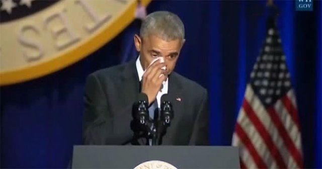 Obama gözyaşlarıyla veda etti