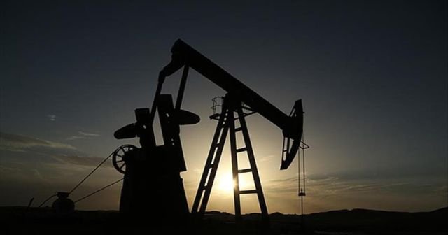 OPEC&#039;in petrol üretimini azaltma kararı uygulanmaya başlandı