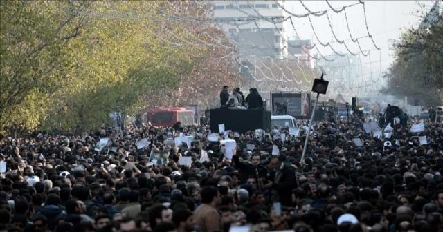 Rafsancani&#039;nin cenaze töreninde Rusya protestosu