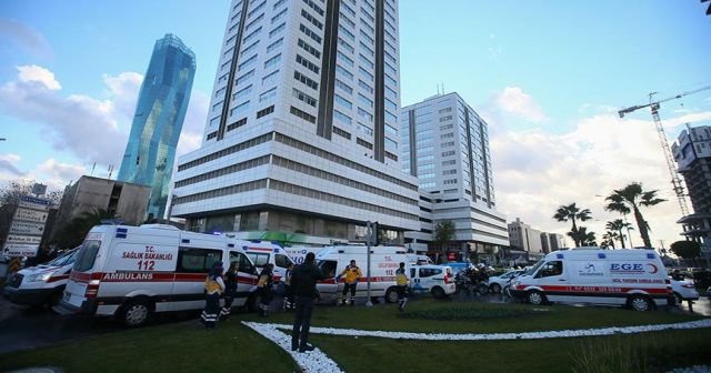 Son dakika haber! İzmir&#039;de adliye yakınında patlama! 2 şehit, 11 vatandaş yaralandı