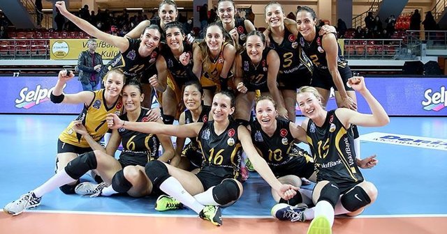 Vakıfbank, Eczacıbaşı VitrA&#039;yı 3-2 yendi