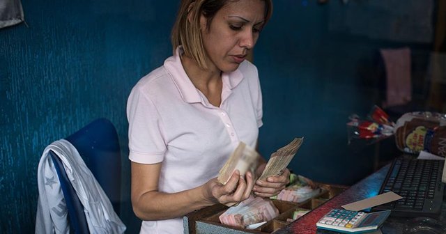 Venezuela&#039;da yüksek değerli banknotlar tedavüle girdi