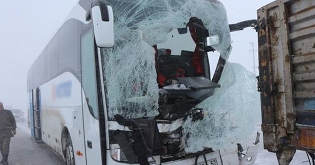 Diyarbakır ve Konya&#039;da kaza: 3 ölü, 16 yaralı