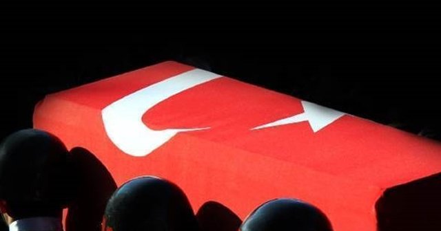 &quot;Dur&quot; ihtarına uymayan araç polise çarptı: 1 şehit