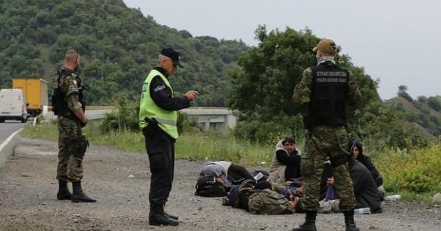 AB'de sınır kontrolleri tekrar uzatıldı