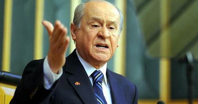 Bahçeli CHP&#039;ye resti çekti