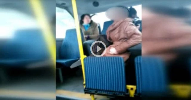 Başörtülü genç kıza minibüste çirkin saldırı