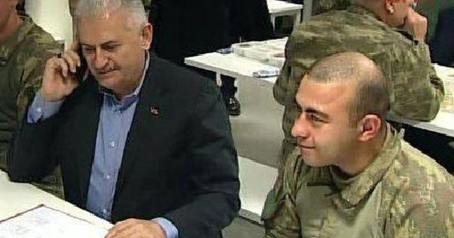 Binali Yıldırım&#039;ın yanındaki ikinci asker de şehit düştü