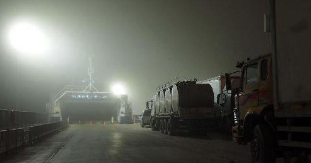 Çanakkale&#039;de sis deniz ulaşımını durdurdu