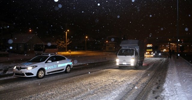 Düzce&#039;de yoğun kar yağışı