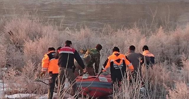 Edirne&#039;de sığınmacıları taşıyan bot battı