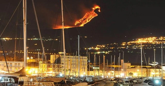 Etna Yanardağı faaliyete geçti