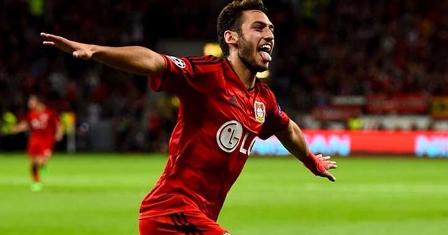 FIFA&#039;dan Hakan Çalhanoğlu&#039;na 4 ay men cezası!