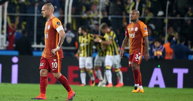 Galatasaray ve Fenerbahçe liderliği unuttu