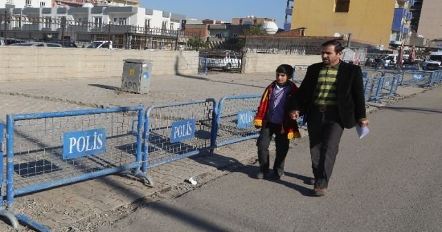 Hakan Şükür’e kızdı, oğlunun ismini değiştiriyor