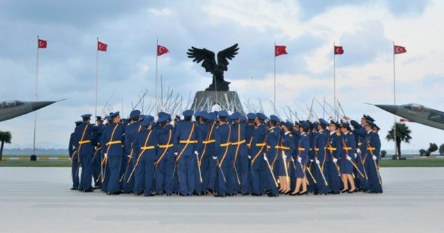 Hava Harp Okulu öğrencilerine tahliye