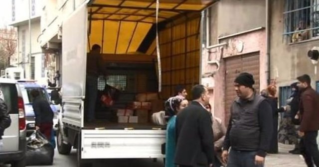 İstanbul&#039;da panik! 4 bina boşaltıldı