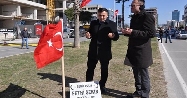 İzmir Adliyesine kahramanın mezar taşı konuldu