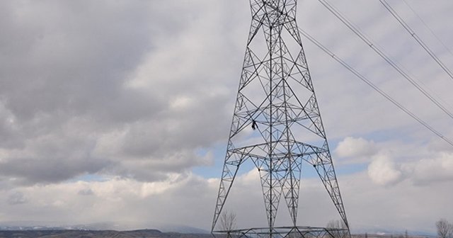 Kayıp adamın cesedi elektrik direğinde bulundu