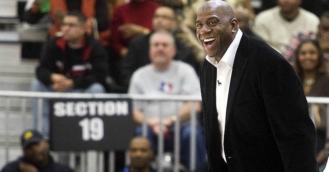 Magic Johnson yeniden Lakers&#039;ta