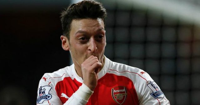 Mesut Özil geri dönüyor