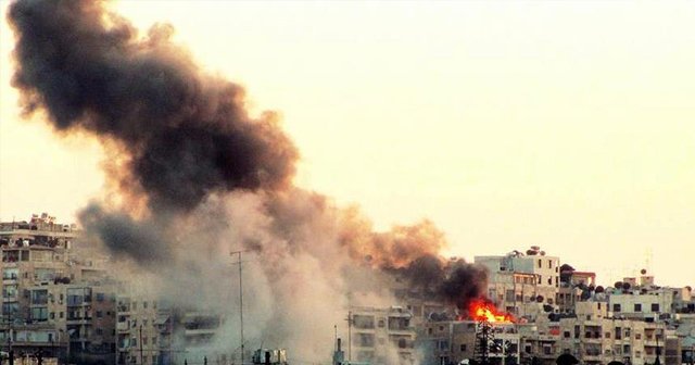 Rejim uçakları Humus&#039;ta sivilleri vurdu: 9 ölü