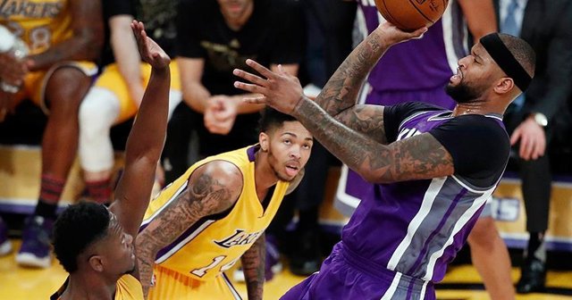 Sacramento Kings, Lakers&#039;ı Cousins&#039;ın performansıyla yendi