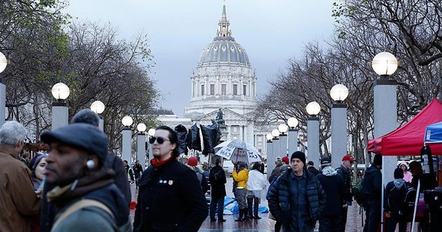 San Francisco Trump&#039;a dava açtı